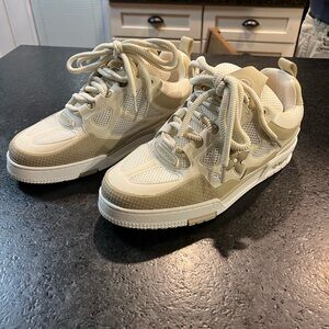 Stylish Cream Sneakers